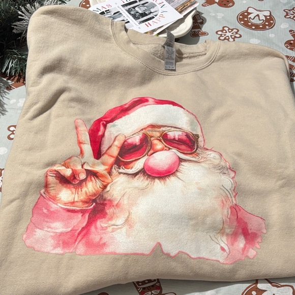 Gildan Tops - Santa Graphic Sweatshirt